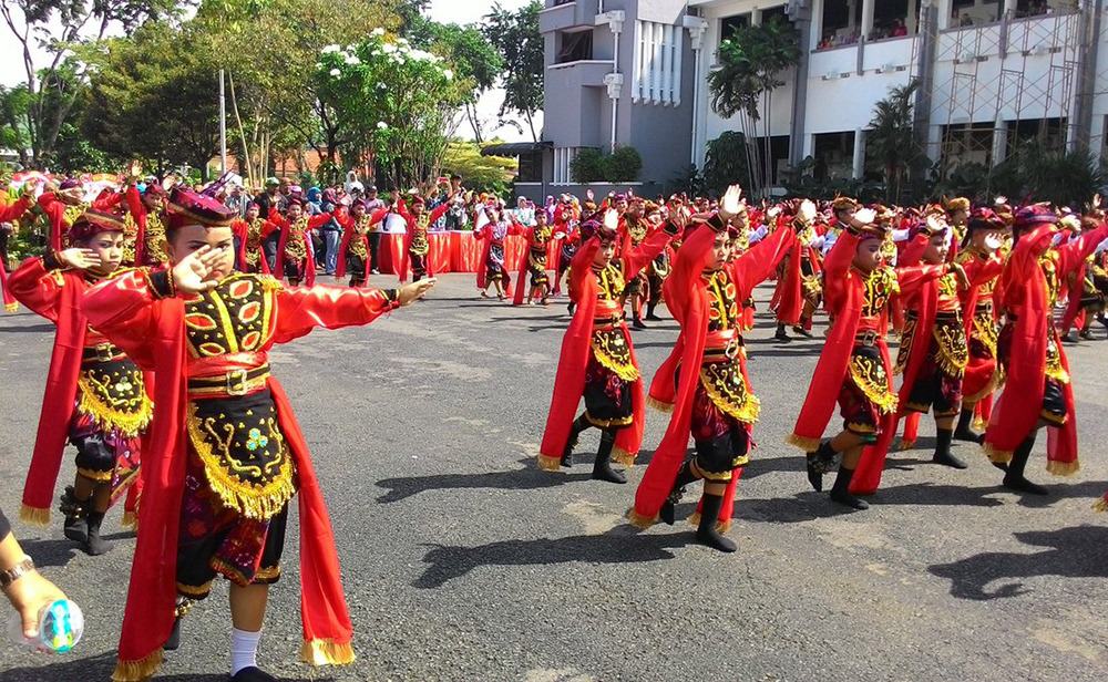 Sejarah Tari Remo Daerah Asal Jenis Kostum Gerakan Dan Maknanya